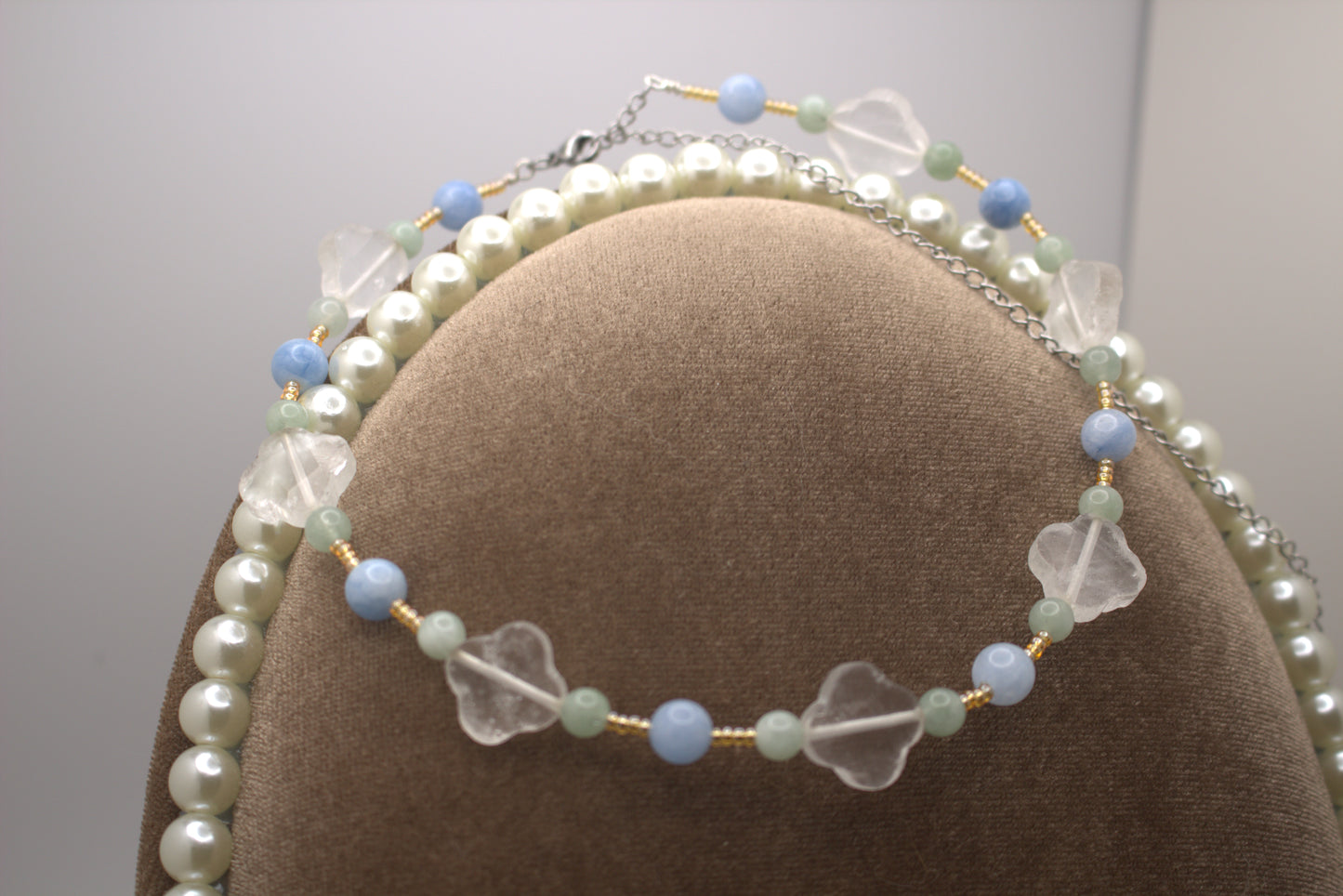 Clover Quartz Stone Necklace with a back drop image 0