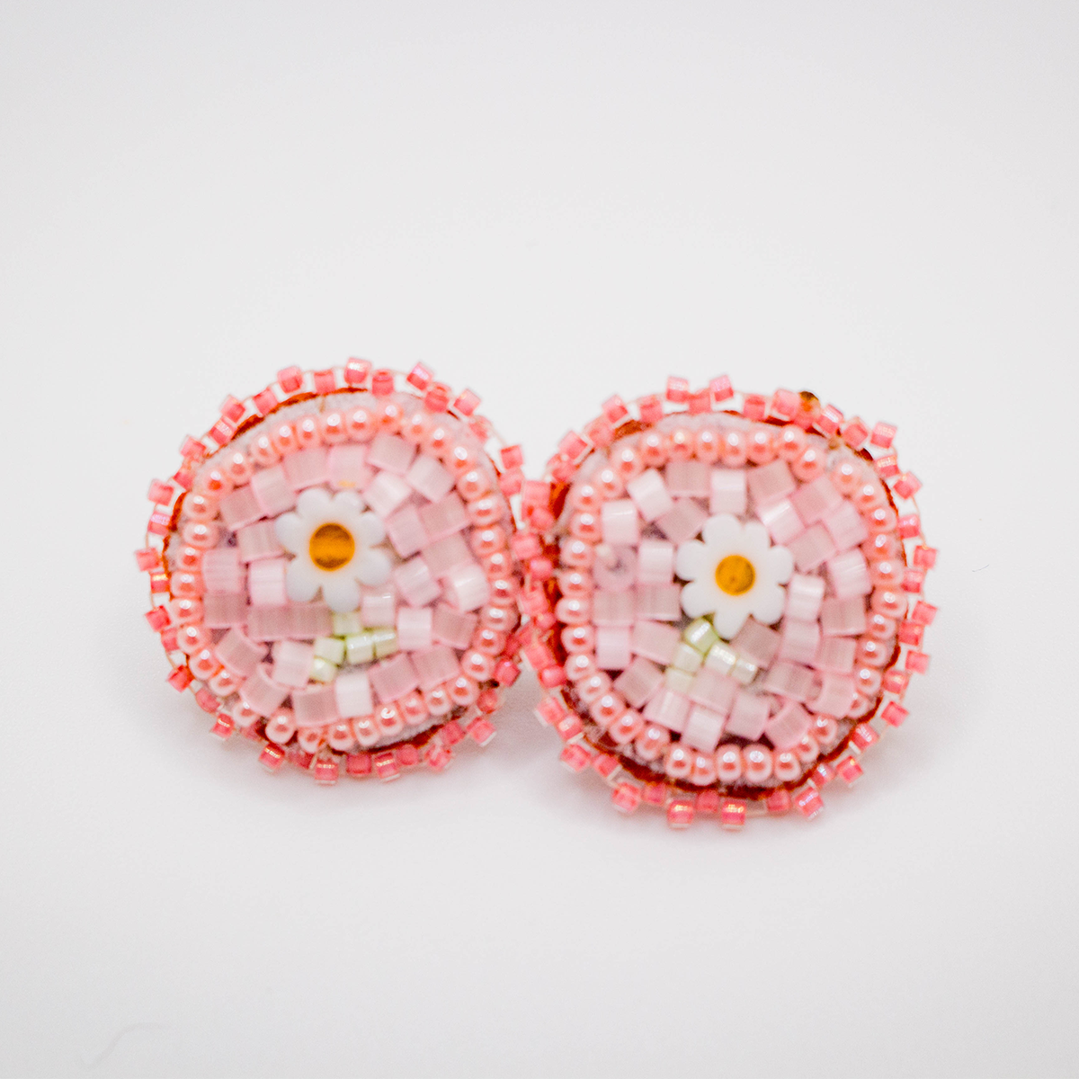 Pink Beaded Daisy Earrings – Cowhide Leather Backing
